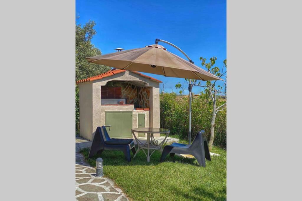 Anastasias Cottage 네아 이라클리아 외부 사진