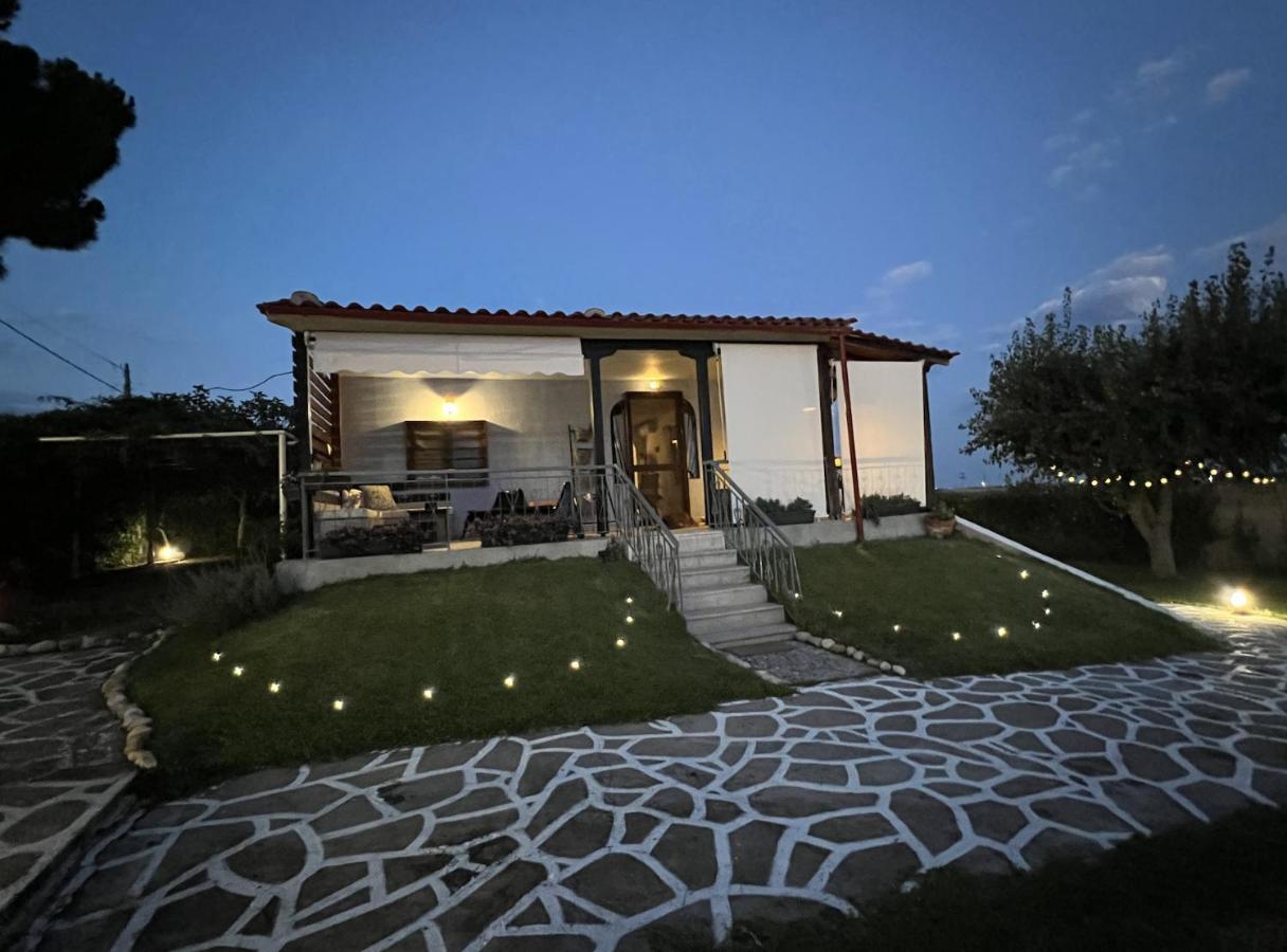 Anastasias Cottage 네아 이라클리아 외부 사진