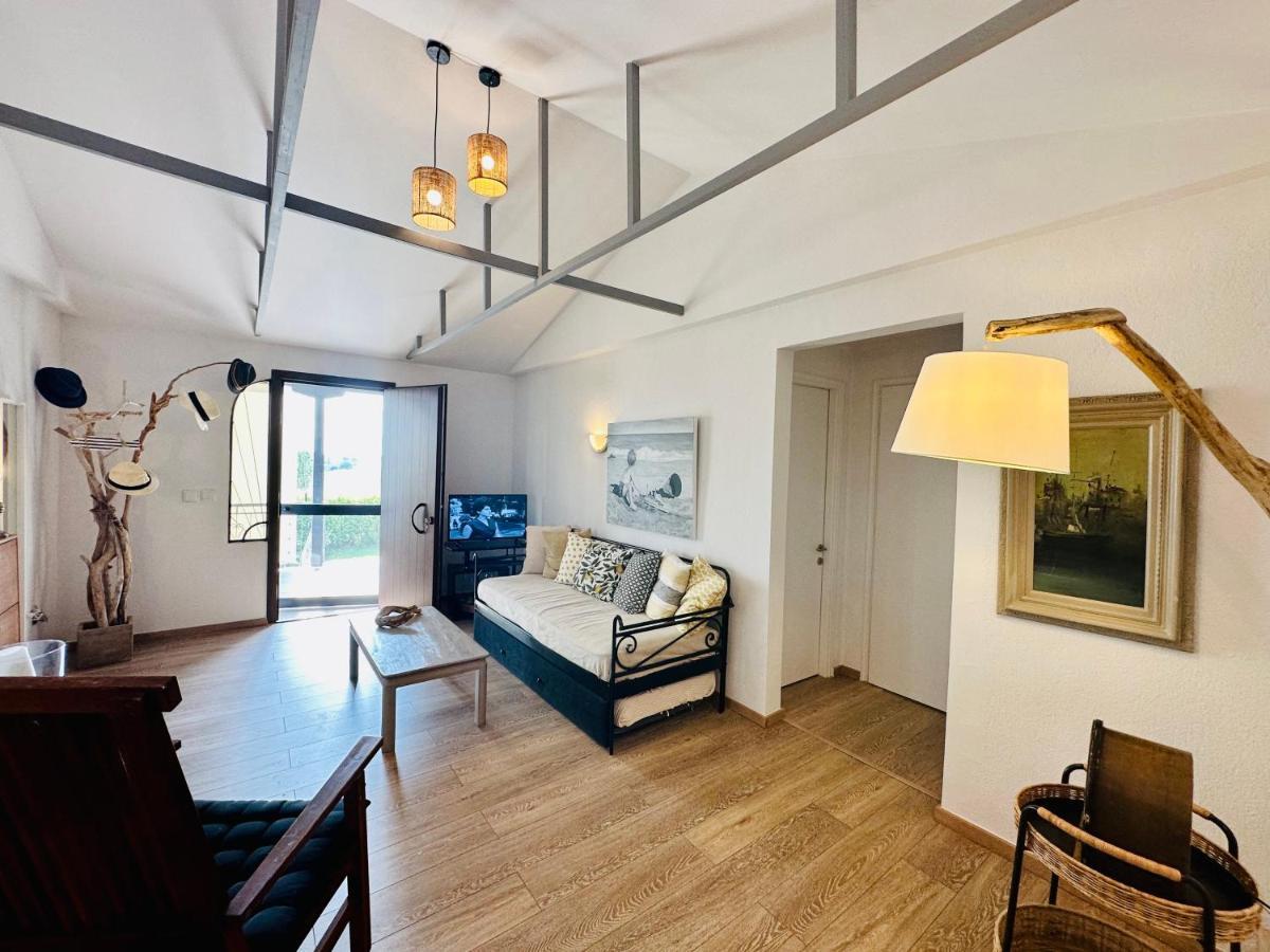 Anastasias Cottage 네아 이라클리아 외부 사진