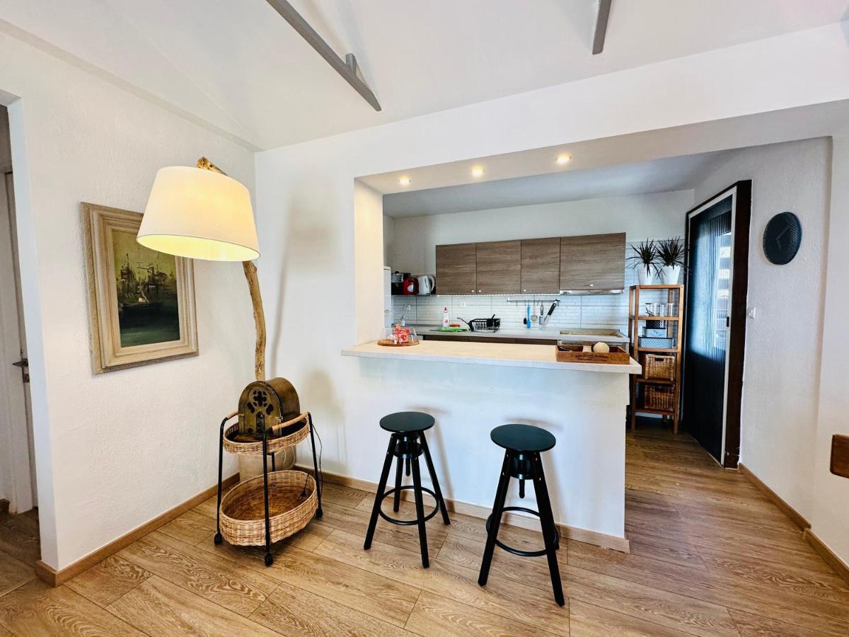 Anastasias Cottage 네아 이라클리아 외부 사진