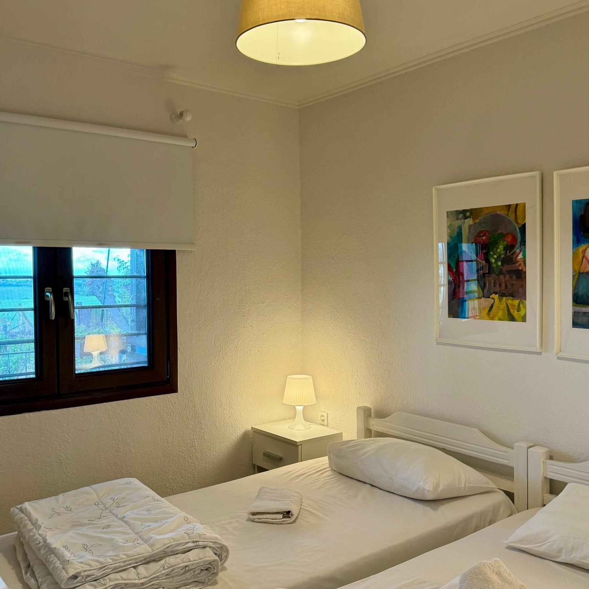 Anastasias Cottage 네아 이라클리아 외부 사진